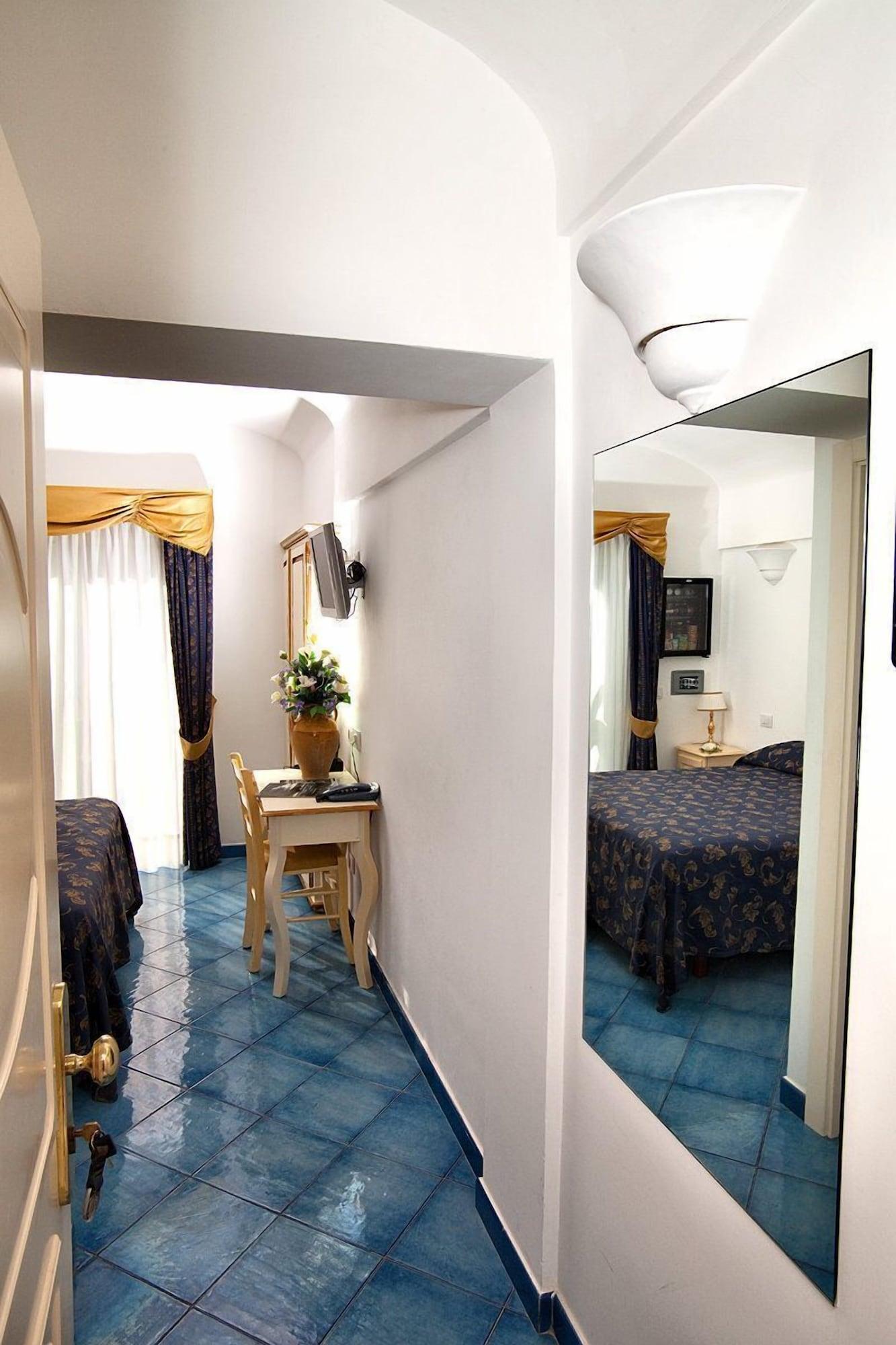 Hotel Bussola Anacapri  Exteriör bild