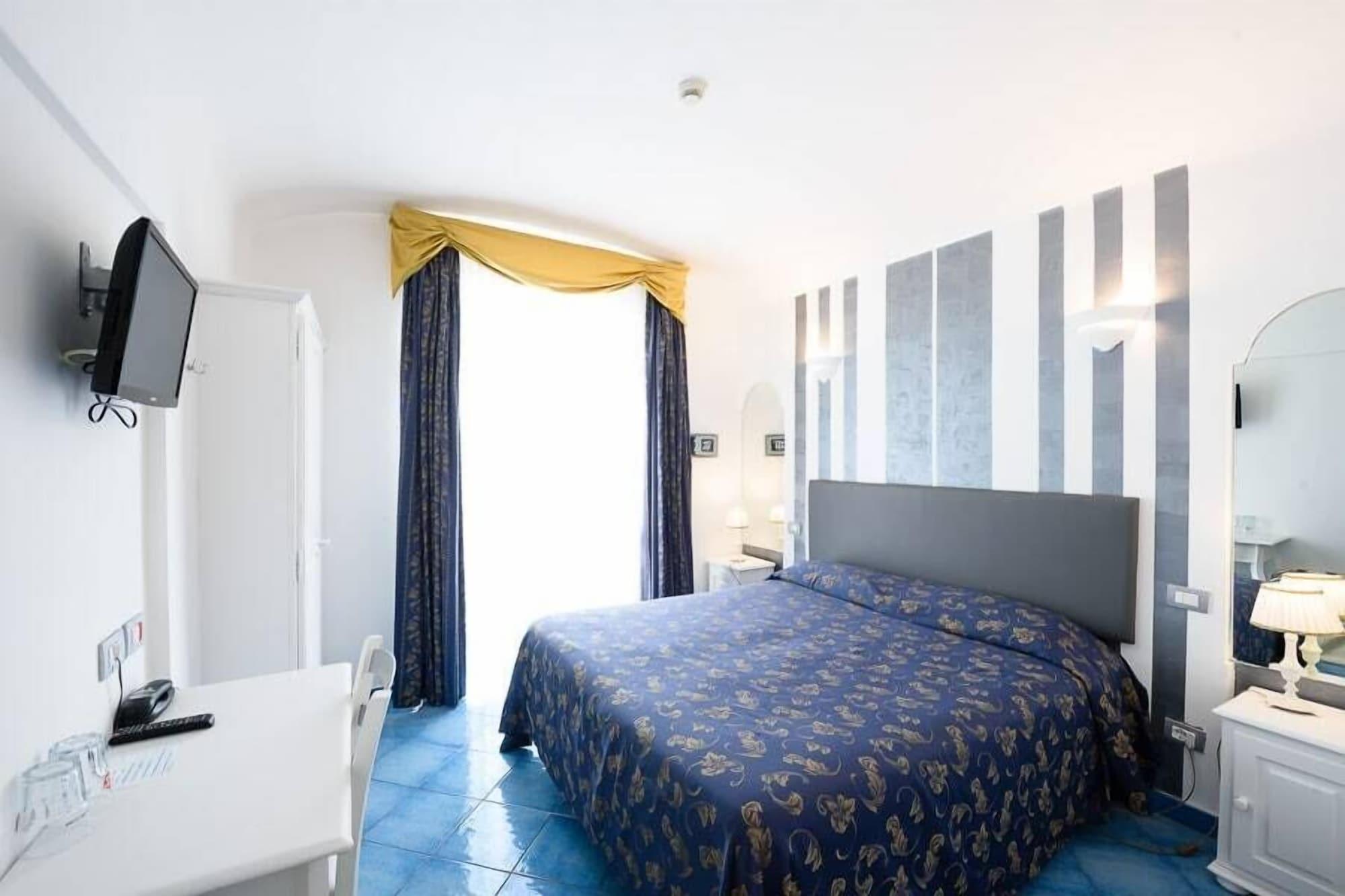 Hotel Bussola Anacapri  Exteriör bild