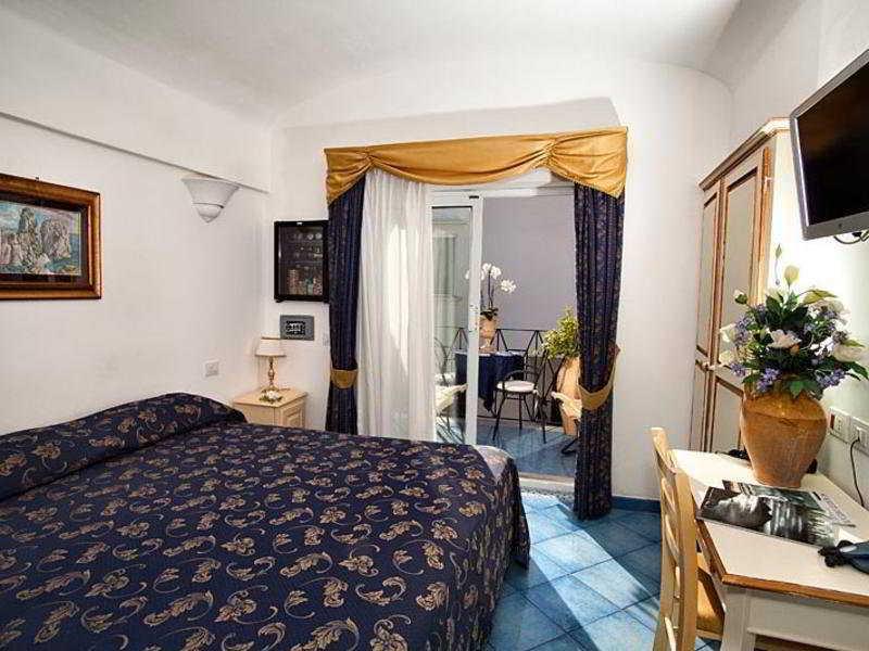 Hotel Bussola Anacapri  Exteriör bild