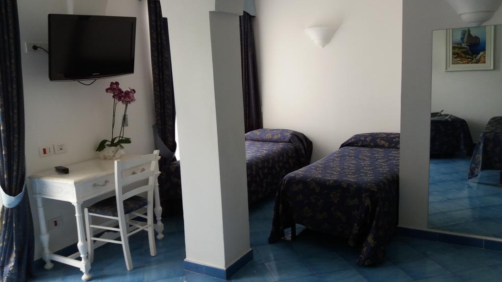 Hotel Bussola Anacapri  Exteriör bild